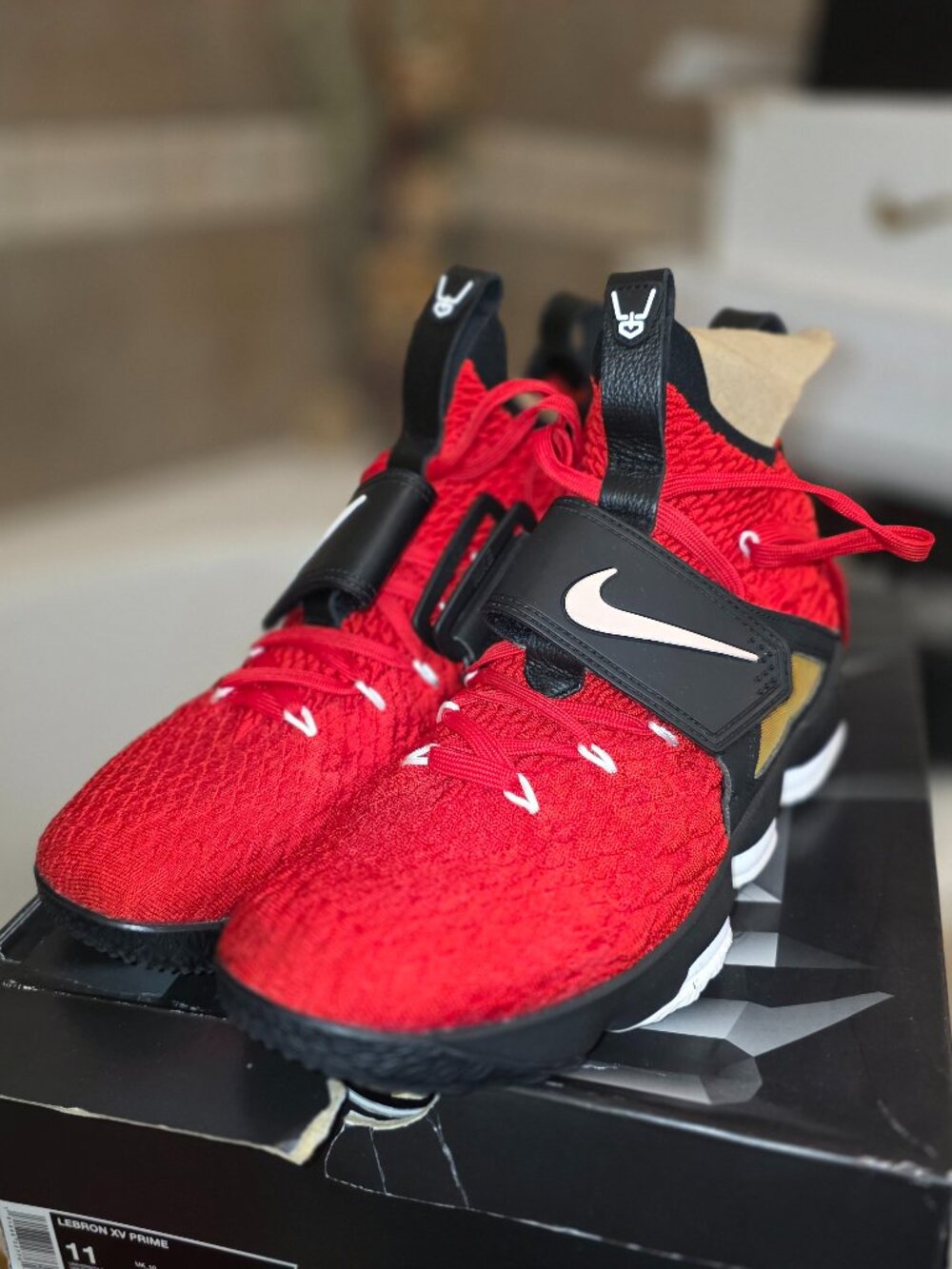 2018 Lebron 15 Diamond Turf Red NBA 76er LeBron Watch Sixers GOAT Lakers